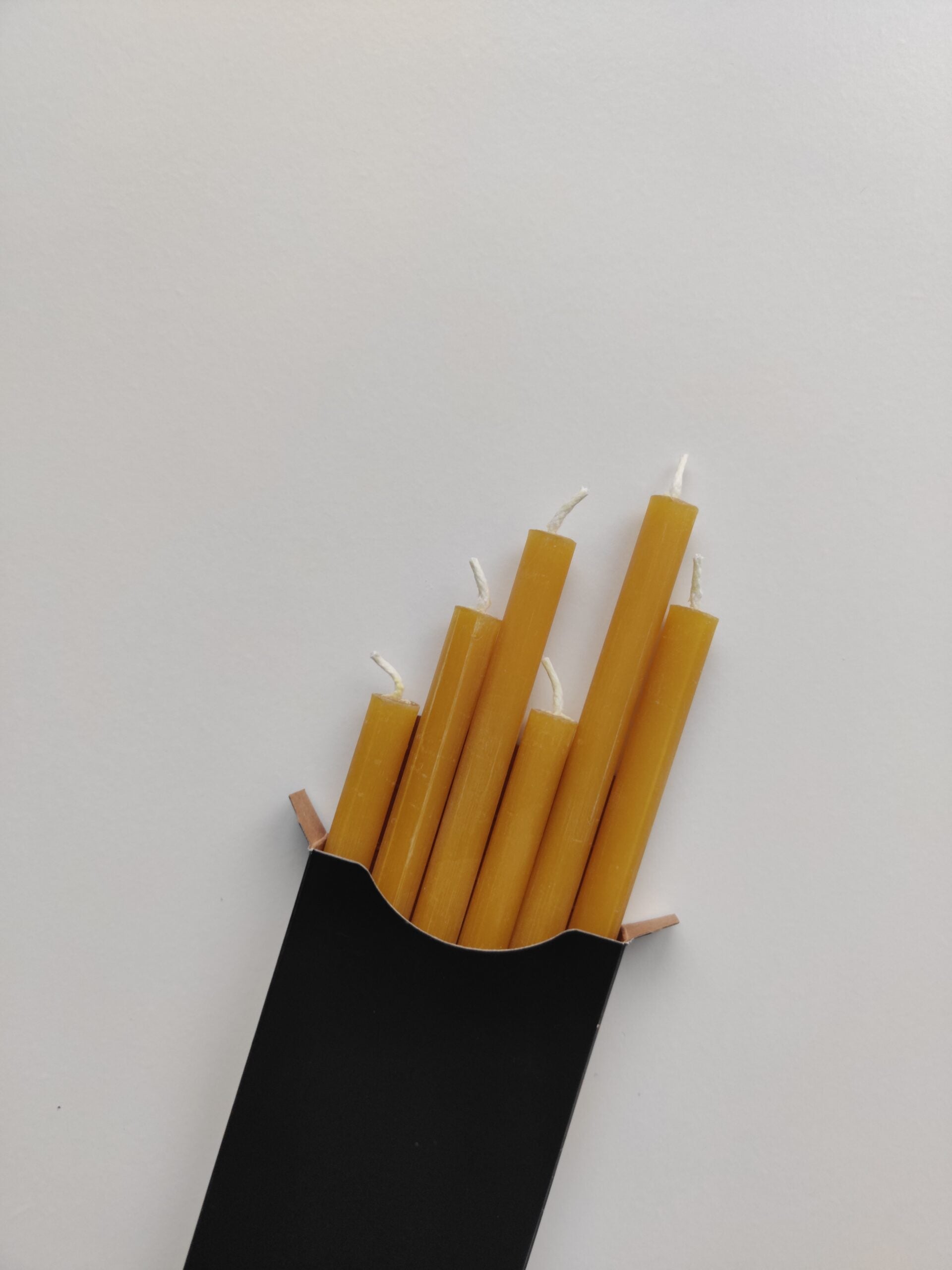 Beeswax Dinner Candles (6 units) — photo 5