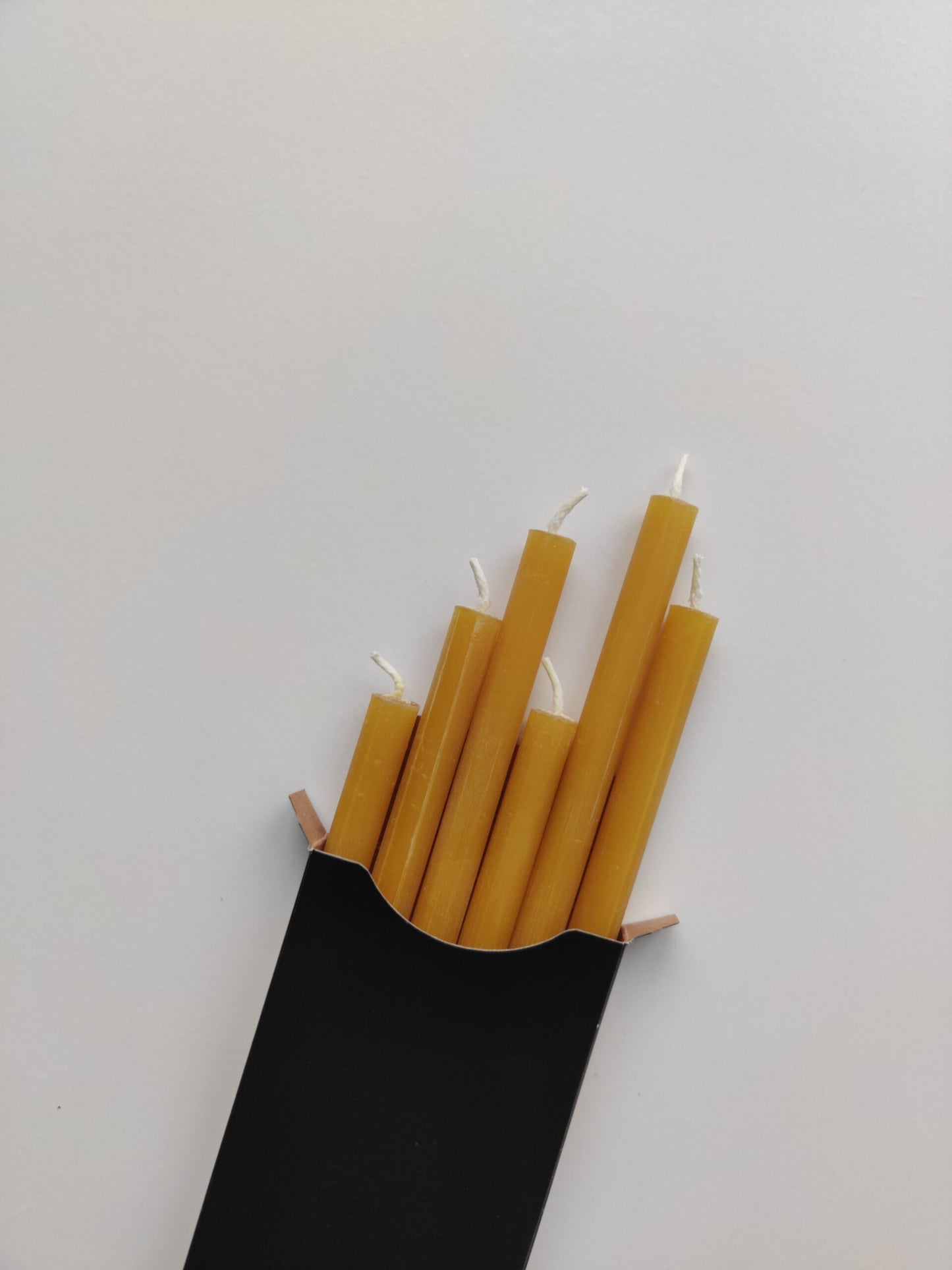 Beeswax Dinner Candles (6 units) — photo 5