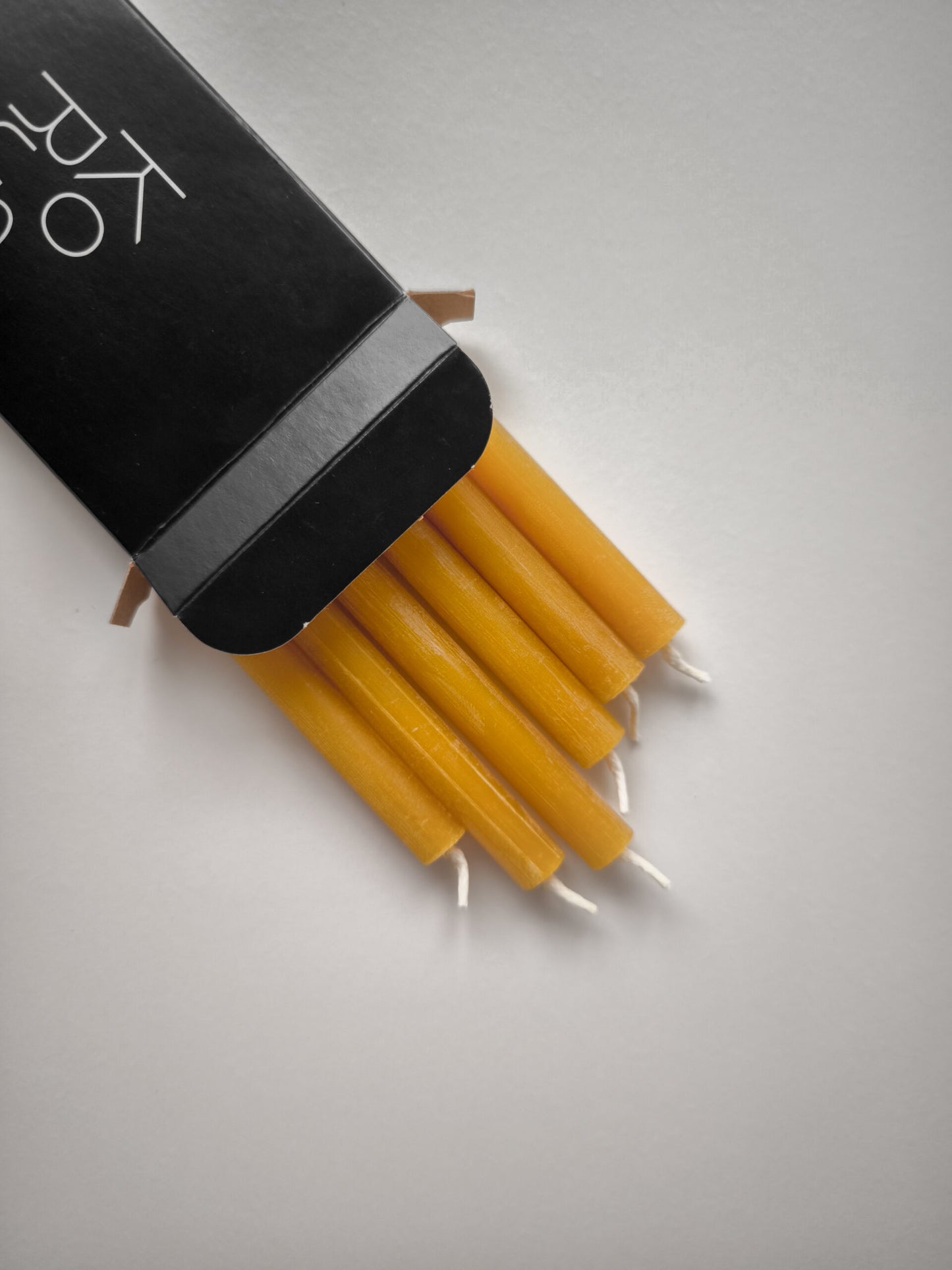 Beeswax Dinner Candles (6 units) — photo 8