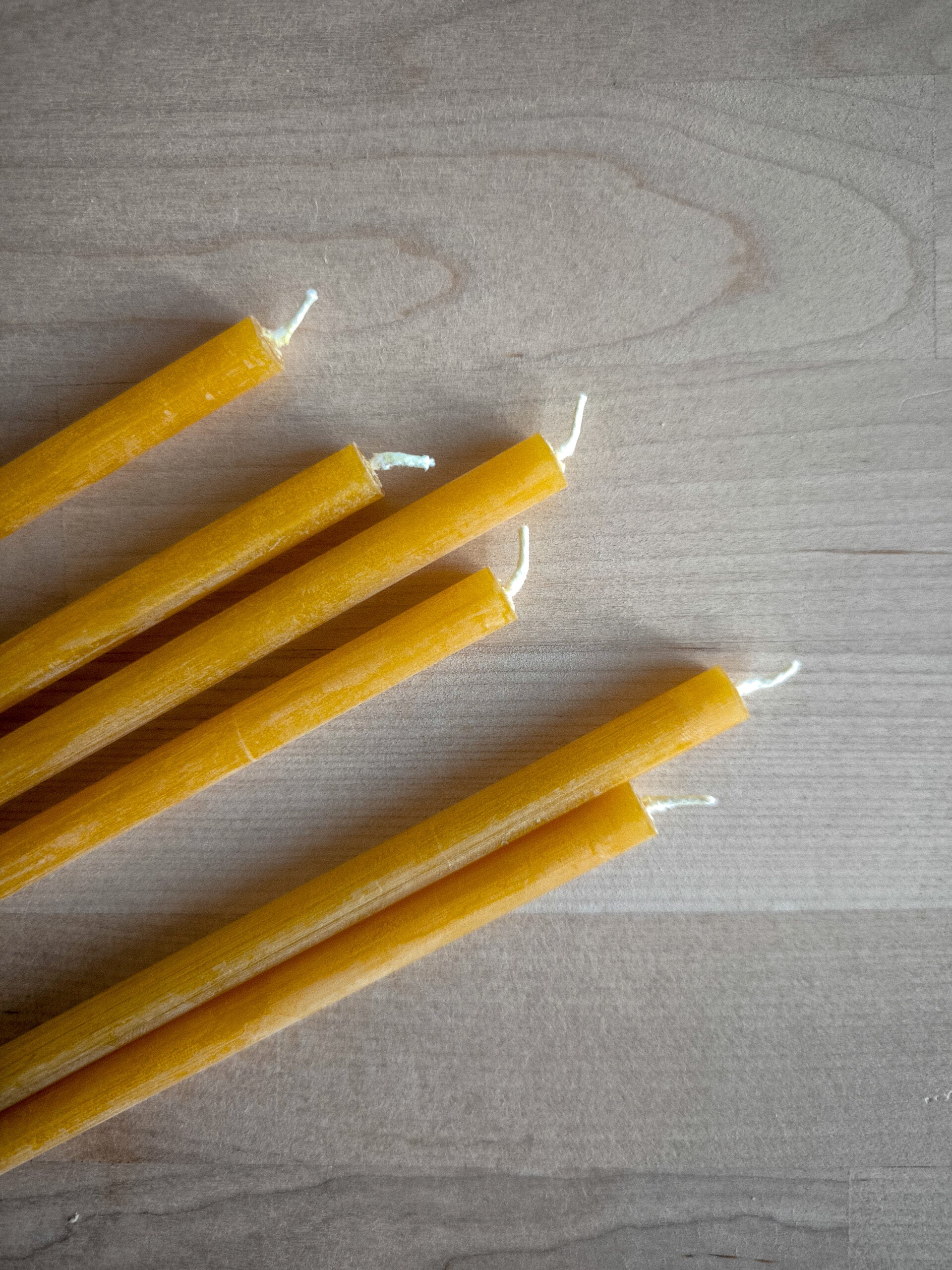 Beeswax Dinner Candles (6 units) — photo 3