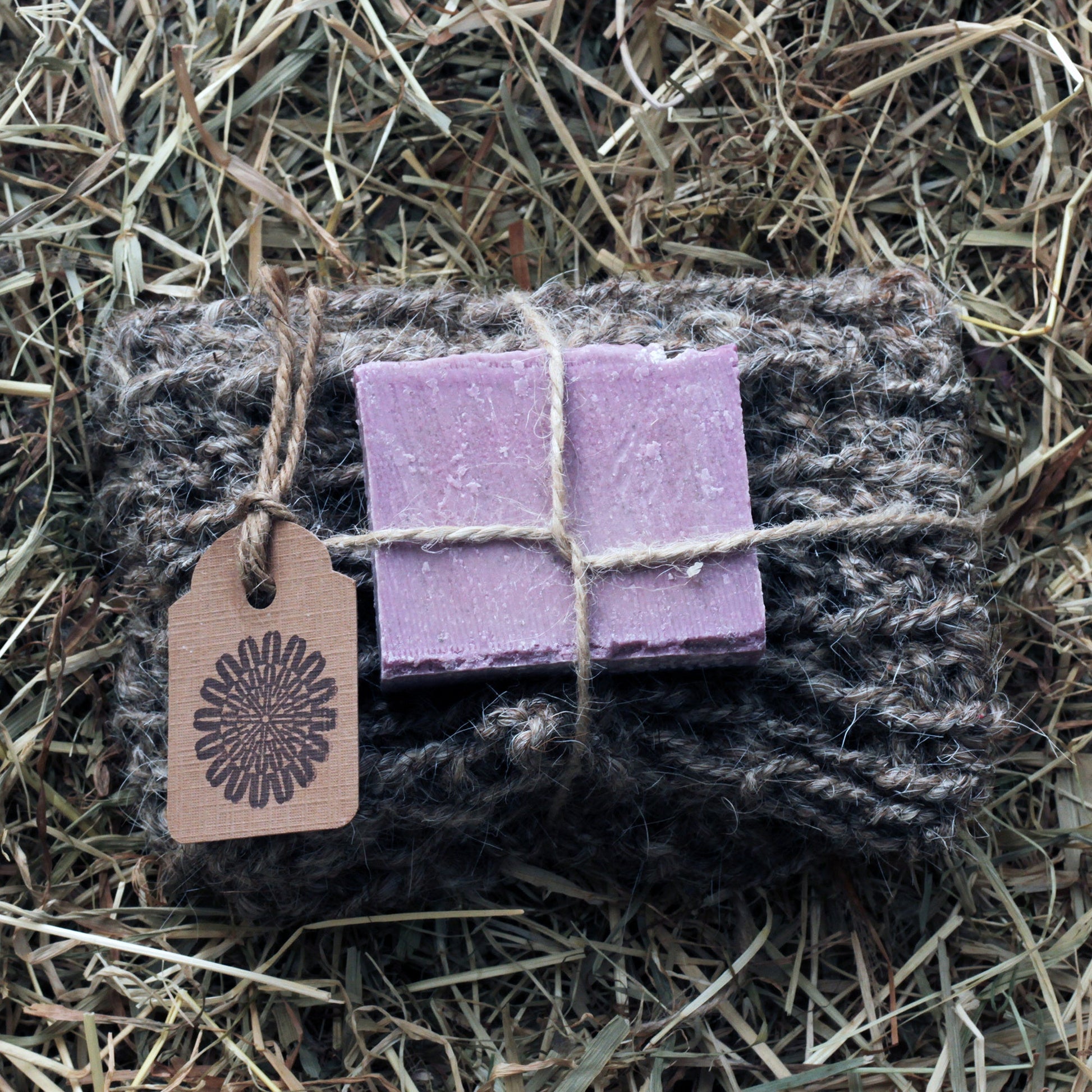 Natural Hammam Bath Gift Set – Turkish Cotton Towel, Lavender Soap & Scrub Glove — photo 4